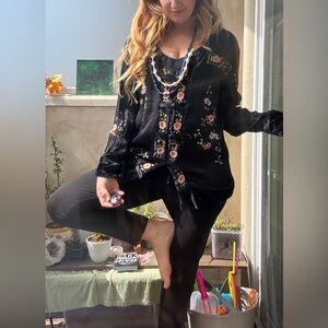 Relaxed Black Women's Blouse with Subtle Sleeve Embroidery